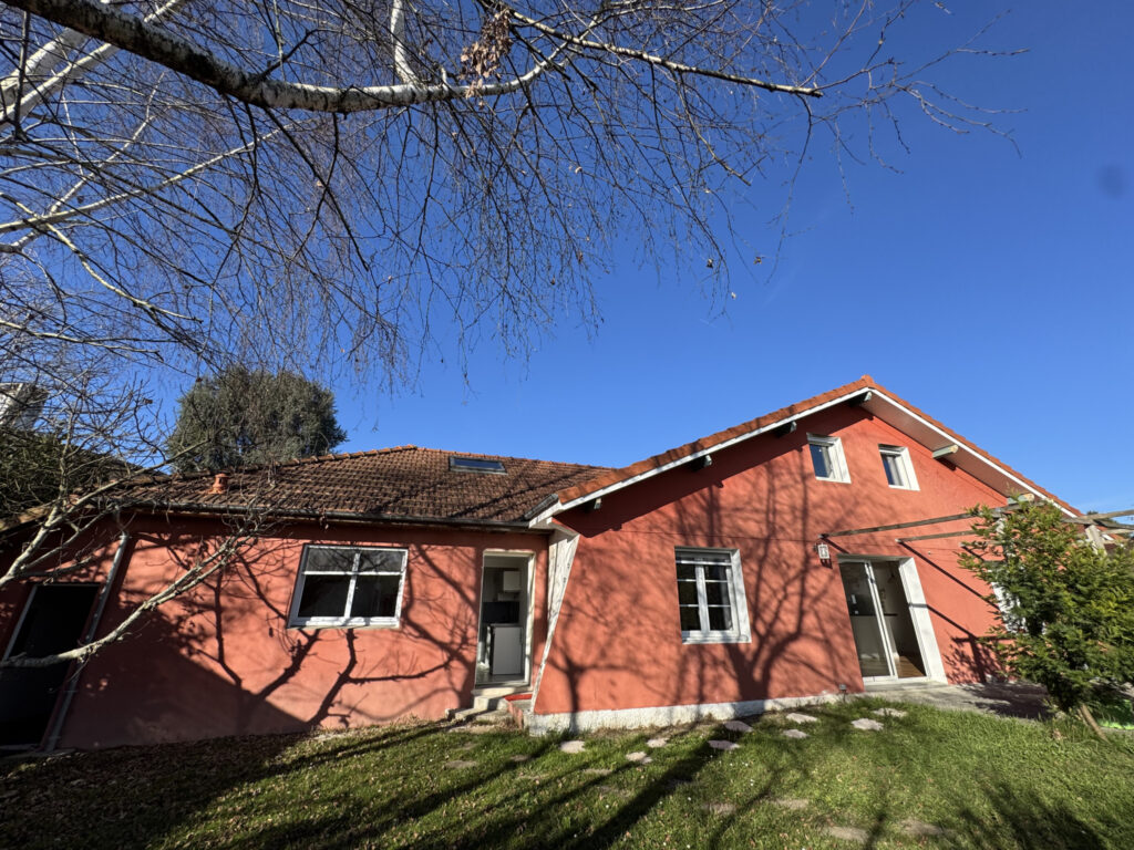 Maison au coeur de Pau, quartier calme et apprécié.