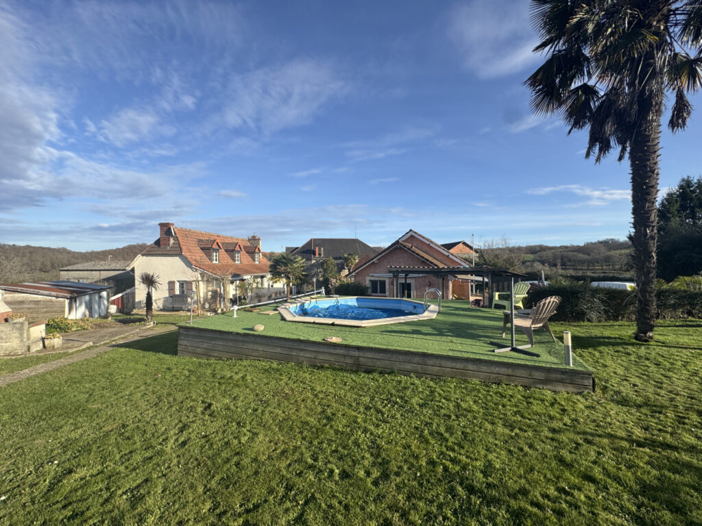 Ensemble immobilier composé de deux habitations sur le Chemi