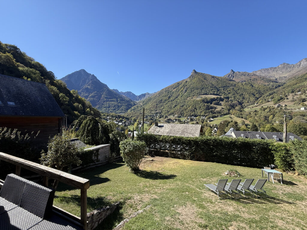Maison avec vue époustouflante sur les Pyrénées.